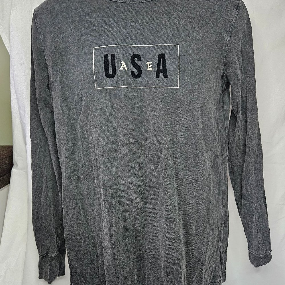American Eagle Long Sleeve Graphic T, Mens Size S